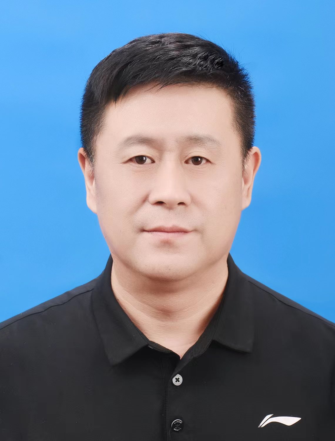 崔新保证件照
